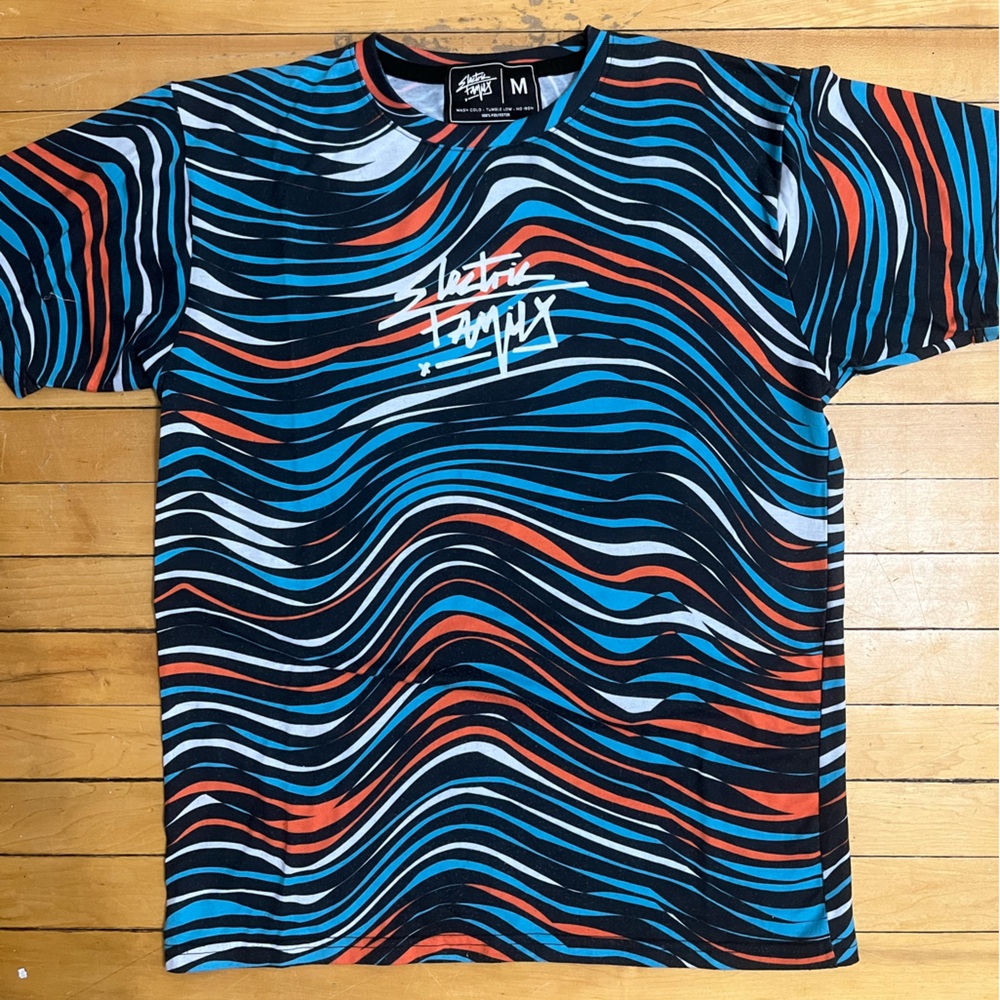 Electric Family Wave Pattern Tee - Blue, Orange, Black